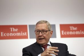 Ρέγκλινγκ: Είναι υπερβολή να μιλάμε για νέα κρίση χρέους