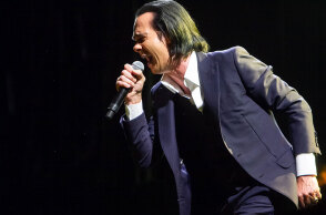 Στιγμιότυπο από τη συναυλία του Nick Cave στο Release Athens, στην Αθήνα