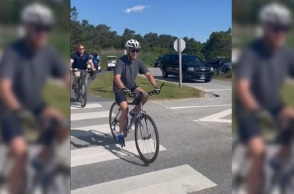 ΗΠΑ: O Μπάιντεν έπεσε από το ποδήλατό του