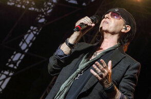 Στιγμιότυπο από τη συναυλία των Scorpions στο Καλλιμάρμαρο Στάδιο στην Αθήνα