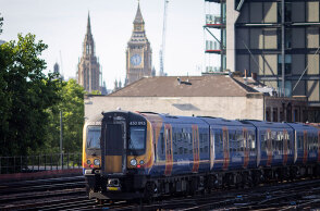 Γενική απεργία στα τρένα στη Βρετανία προκαλεί προβλήματα στα δρομολόγια