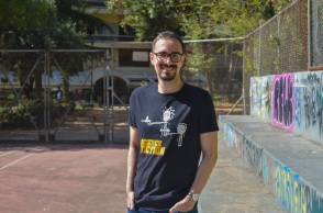 Συνέντευξη: Ο Βαγγέλης Γιαννίσης, μια από τις σημαντικότερες υπογραφές του ελληνικού νουάρ, μιλά για το «Ίνκουμπους, το όγδοο βιβλίο του που κυκλοφορεί από τις εκδόσεις Διόπτρα. 