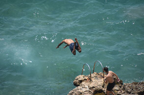 Καύσωνας και σήμερα Πέμπτη (23/6) με 40άρια