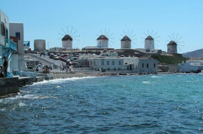 «Βράζει» η Μύκονος, με τη θετικότητα στα τεστ κορωνοϊού να ξεπερνά το 50% την εβδομάδα 13 με 19 Ιουνίου 2022