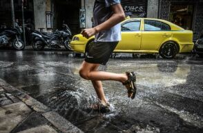 Καιρός αύριο: Καύσωνας σήμερα - Πτώση θερμοκρασίας και βροχές την Παρασκευή