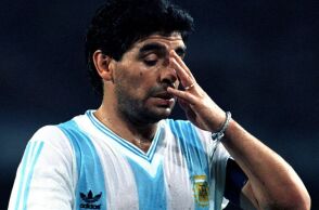 Ο Ντιέγκο Μαραντόνα με τη φανέλα της Αργεντινής © EUROKINISSI   