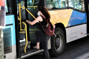 Η Αττική παραμένει πρώτη σε νέα κρούσματα κορωνοϊού, σύμφωνα με την κατανομή του ΕΟΔΥ