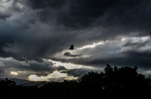 Βροχές αναμένονται σε περιοχές της χώρας αύριο Δευτέρα (27/6), σύμφωνα με την πρόγνωση καιρού
