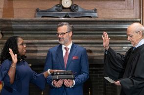 Η Κετάντζι Μπράουν Τζάκσον η πρώτη Αφροαμερικανή δικαστής στο Ανώτατο Δικαστήριο