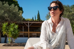 Γυναίκα με γυαλιά - Σκηνή από την ταινία "Χαμένη Κόρη" με την Ολίβια Κόλμαν