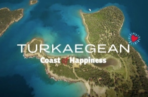 Πανοραμική εικόνα νησιού από το Αιγαίο - Σκηνή από την τουρκική καμπάνια τουρισμού Tourkagean