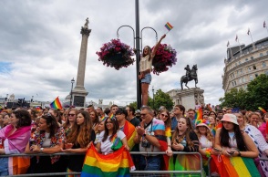 Βρετανία: H κοινότητα των ΛΟΑΤΚΙ γιορτάζει τα 50 χρόνια από το πρώτο Pride