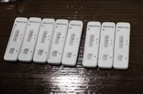 Δωρεάν rapid test από κλιμάκια του ΕΟΔΥ: Τεστ παραταγμένα