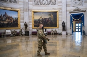 Μέλη της Εθνοφρουράς στο Καπιτώλιο