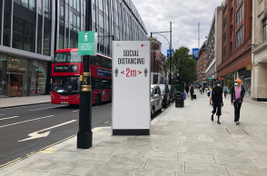 Το Λονδίνο ζει ακόμα στη σκιά της πανδημίας