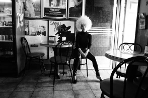 Η τραγουδίστρια Lady Blackbird