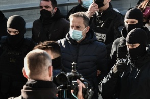 Φωτογραφίες από την άφιξη τού Δημήτρη Λιγνάδη στο δικαστήριο © EUROKINISSI/ΤΑΤΙΑΝΑ ΜΠΟΛΑΡΗ