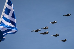 Μαχητικά αεροσκάφη στον ουρανό της Αθήνας - Πέταξαν πάνω από την Ακρόπολη