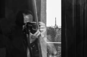 Ο Νίκος Αλιάγας στέλνει γράμμα και φωτογραφίες από το Παρίσι 