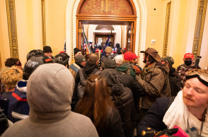 usa-protestors-enter-us-capitol.jpg