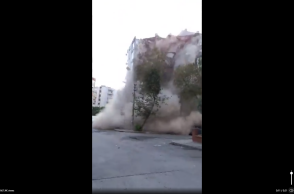 Κατάρρευση κτιρίου στην Τουρκία 