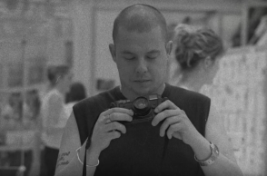 Ο σχεδιαστής μόδας Αλεξάντερ ΜακΚουίν