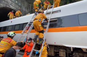 Εκτροχιασμός τρένου - Ταϊβάν: Τουλάχιστον 36 νεκροί 