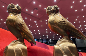 Tα δύο βραβεία είναι δημιουργίες του Οίκου ZOLOTAS, από τον γλύπτη Πάνο Προφήτη 