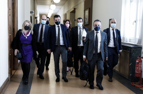 ΣΥΝΕΔΡΙΑΣΗ ΤΗΣ ΕΙΔΙΚΗΣ ΚΟΙΝΟΒΟΥΛΕΥΤΙΚΗΣ ΕΠΙΤΡΟΠΗΣ ΠΡΟΣ ΔΙΕΝΕΡΓΕΙΑ ΠΡΟΚΑΤΑΡΚΤΙΚΗΣ ΕΞΕΤΑΣΗΣ ΣΧΕΤΙΚΑ ΜΕ ΤΗ ΔΙΕΡΕΥΝΗΣΗ ΑΔΙΚΗΜΑΤΩΝ ΠΟΥ ΤΥΧΟΝ ΕΧΟΥΝ ΤΕΛΕΣΘΕΙ ΑΠΟ ΤΟΝ ΠΡΩΗΝ ΥΠΟΥΡΓΟ ΝΙΚΟ ΠΑΠΠΑ ΚΑΤΑ ΤΗΝ ΑΣΚΗΣΗ ΤΩΝ ΚΑΘΗΚΟΝΤΩΝ ΤΟΥ