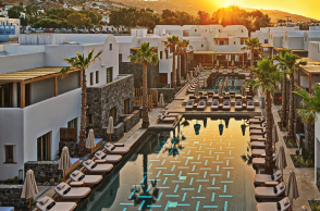 Radisson Blu Zaffron Resort στη Σαντορίνη