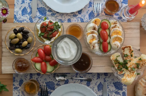 Τραπέζι με αραβικό πρωινό