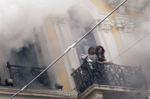  Τέταρτη 5 Μαΐου 2010: Το υποκατάστημα της MARFIN EGNATIA BANK στη Σταδίου 23 οπου δύο γυναίκες και ένας άνδρας βρήκαν τραγικό θάνατο