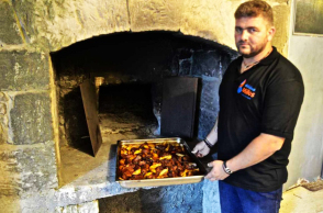 Ο αλευρόμυλος της Μήλου που έγινε εστιατόριο