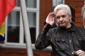 Ο Τζούλιαν Ασάνζ