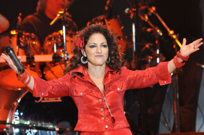 Η Γκλόρια Εστέφαν (Gloria Estefan) σε συναυλία (ΦΩΤΟ ΑΡΧΕΙΟΥ)