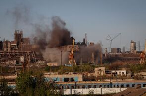 Βομβαρδισμός στο εργοστάσιο Αζόφσταλ στη Μαριούπολη 