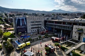 Θεσσαλονίκη: Ευρείας κλίμακας άσκηση ετοιμότητας, με σενάριο εκδήλωσης σεισμού 5,8 βαθμών της κλίμακας Ρίχτερ στο δημαρχείο. 