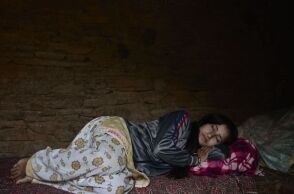 Νεπάλ: Έφηβη κοπέλα πεθαίνει αφού αναγκάστηκε να μείνει σε «καλύβα για την έμμηνο ρύση» - Δαγκώθηκε από φίδι - Ποια η παράδοση Τσαουπάντι που κρίθηκε παράνομη.