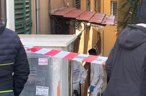 Κορδέλα της αστυνομίας στο σημείο όπου διέμενε ο δολοφόνος της 22χρονης φοιτήτριας από την Ιταλία