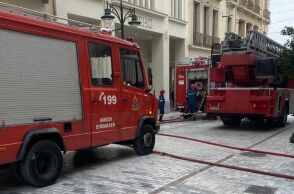 Φωτιά στην Πάτρα: Άνθρωποι λιποθύμησαν λόγω των πυκνών καπνών - Πελάτες και εργαζόμενοι απομακρύνθηκαν εσπευσμένα 