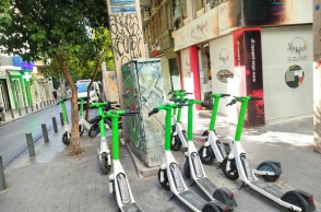 Πατίνια σε δρόμο της Αθήνας