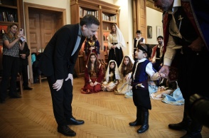 Τα κάλαντα στον Χάρη Δούκα