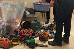 Αντικείμενα που κατάσχεσαν οι αρχές μετά τη σύλληψη των τριών για τους εμπρησμούς στη Μεσσηνία