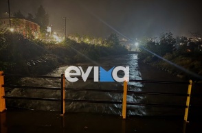 Εικόνα από φουσκωμένο ποτάμι λόγω της κακοκαιρίας στην Εύβοια