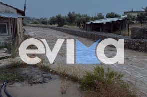 Στιγμιότυπο από την κακοκαιρία στην Εύβοια