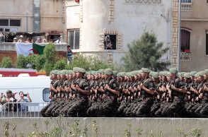 Ο Kamel Daoud σχολιάζει την υπεθνικιστική πολιτική των Αλγερινών που ορίζει τους Γάλλους ως τον μεγαλύτερο εχθρό