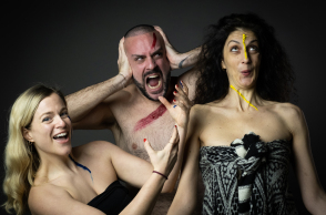 Οι "Επιτρέποντες" του Μενάνδρου στο Φεστιβάλ Αθηνών Επιδαύρου 2022, σε σκηνοθεσία Βασίλη Μαυρογεωργίου