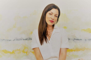 Η εικαστικός και επιμελήτρια της έκθεσης Γεωργία Tρούλη