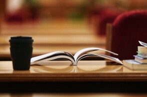 Σχέδιο στήριξης των οικονομικά ασθενών δρομολογείται στη Βρετανία – Δημόσιες βιβλιοθήκες και μουσεία θα επιτελέσουν ρόλο «θερμών καταφυγίων» 