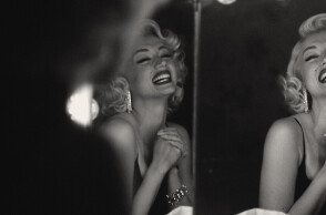 Blonde: H ηθοποιός Ana de Armas υποδύεται τη Marilyn Monroe στη βιογραφική ταινία του Andrew Dominik για το Netflix που προκαλεί αντιδράσεις. 